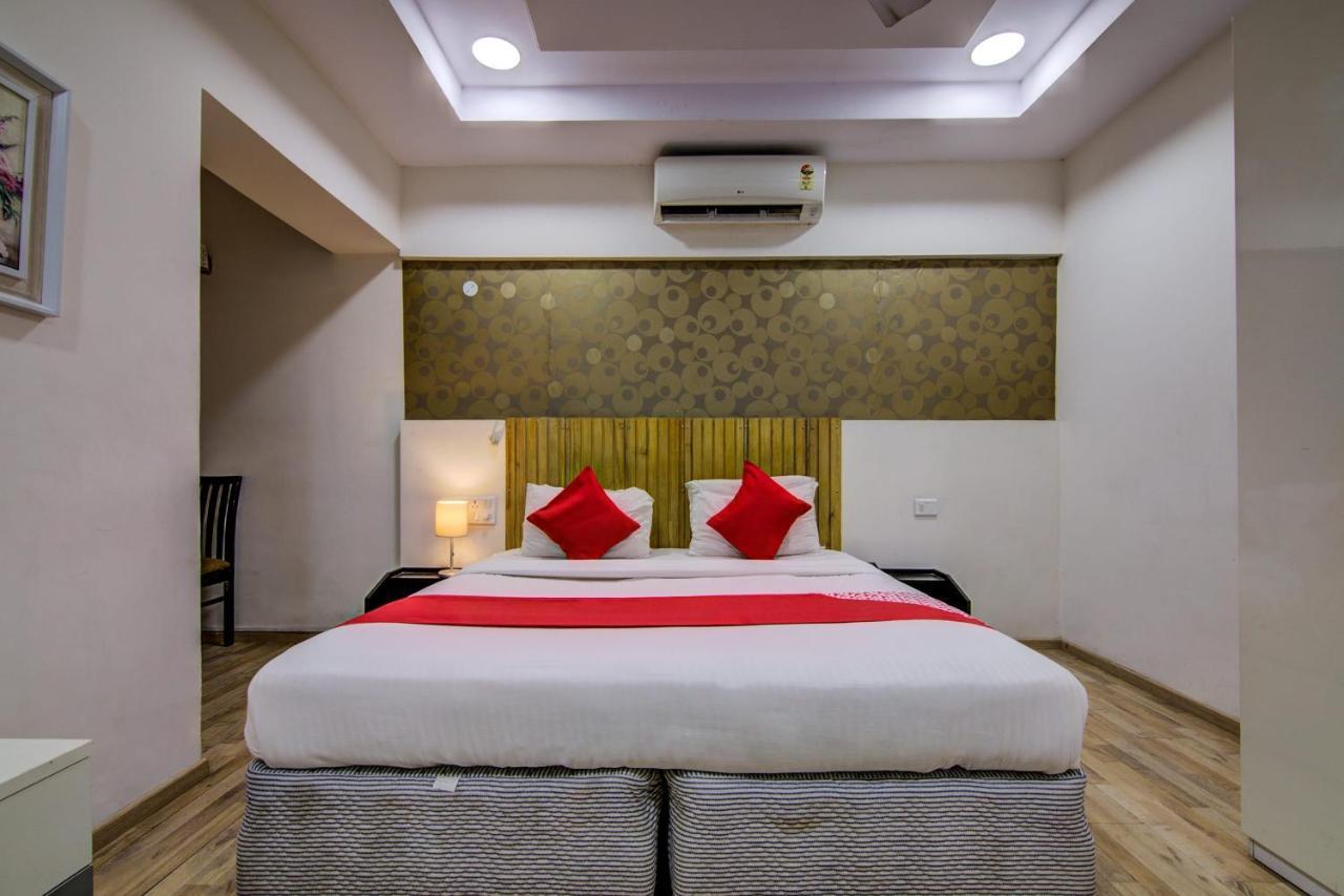 Oyo Hotel 55 Lawsons Bay Jalaripeta ภายนอก รูปภาพ